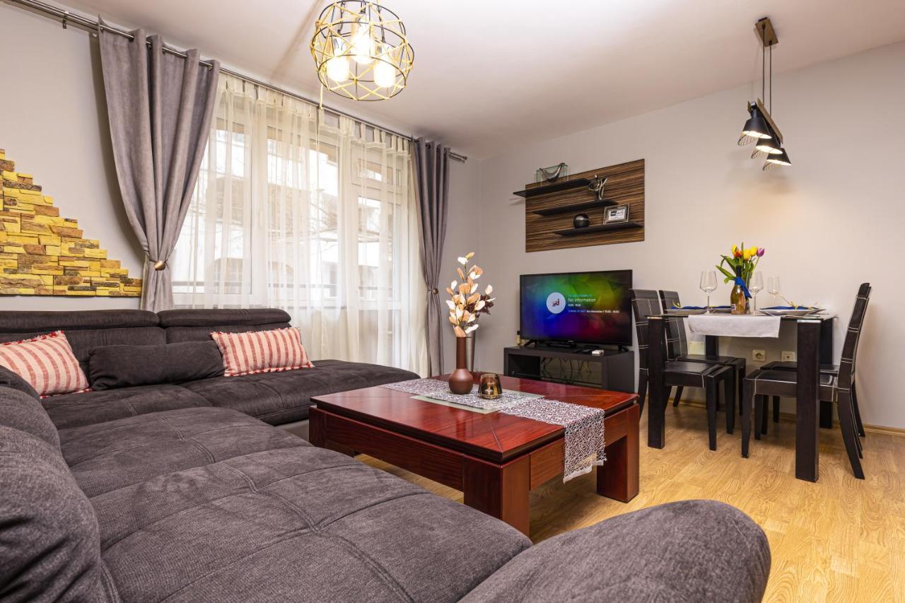 Апартаменти 1Bd Flat With A Garage - 5 Mins To The City Centre Пловдив Екстер'єр фото