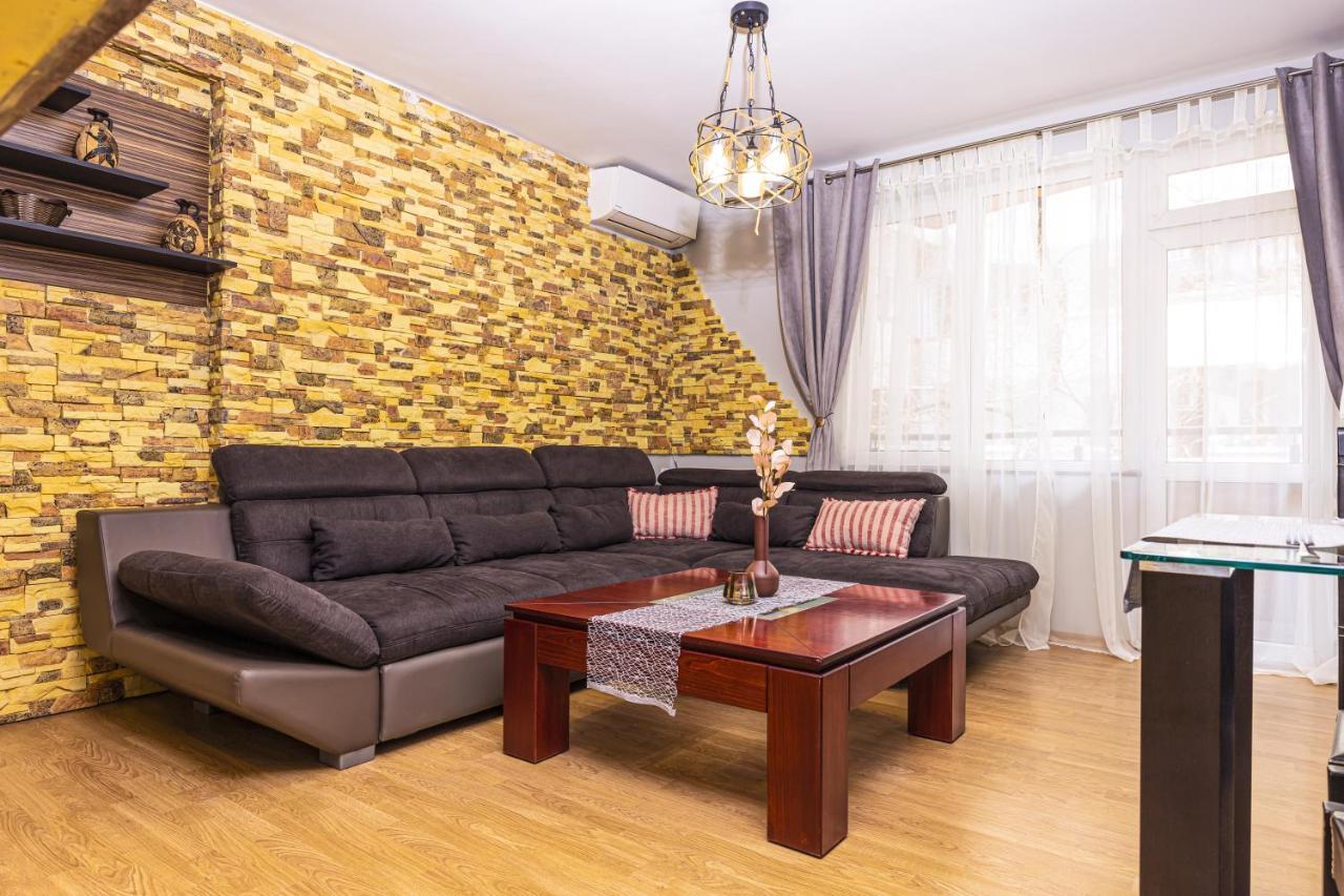 Апартаменти 1Bd Flat With A Garage - 5 Mins To The City Centre Пловдив Екстер'єр фото