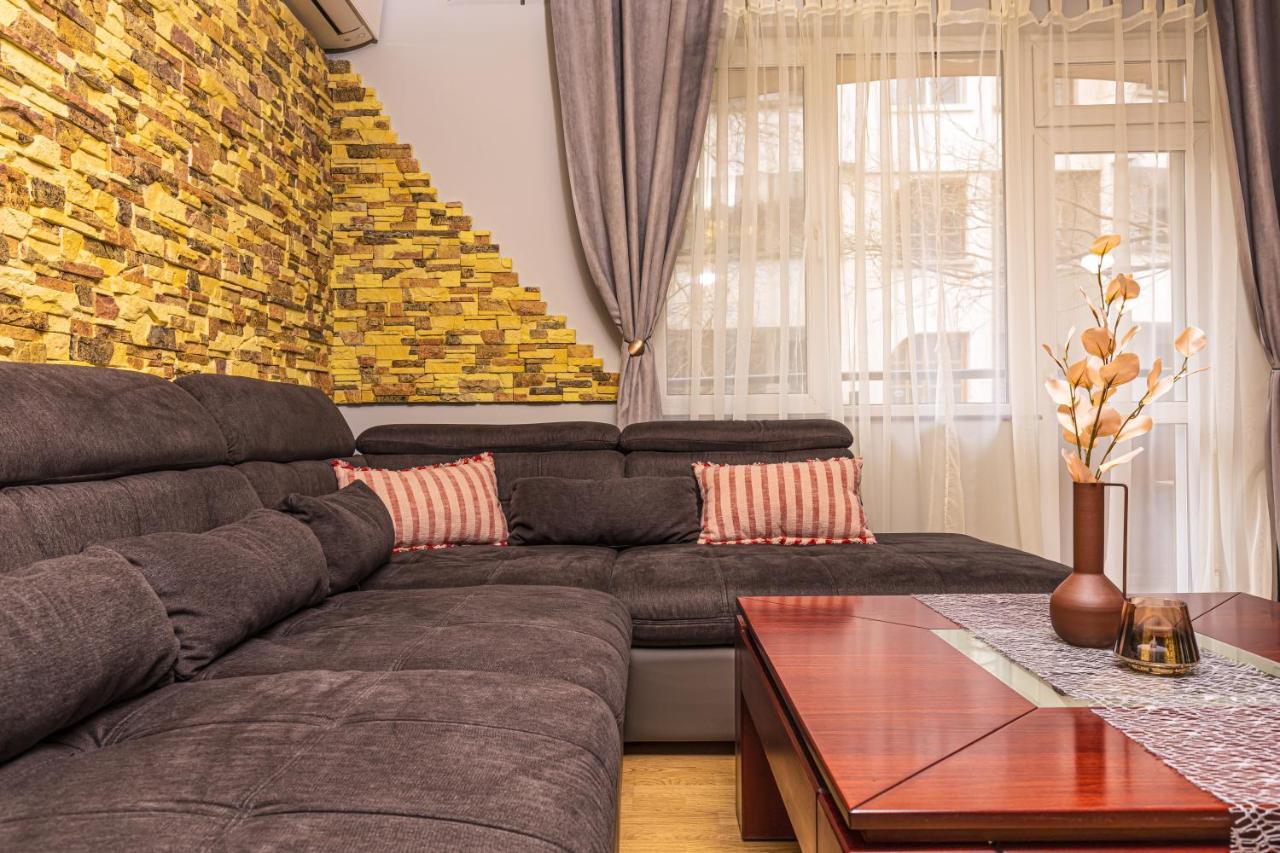 Апартаменти 1Bd Flat With A Garage - 5 Mins To The City Centre Пловдив Екстер'єр фото